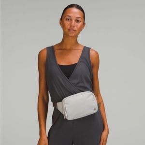 Large Lululemon Everywhere Belt Bag Silver Drop